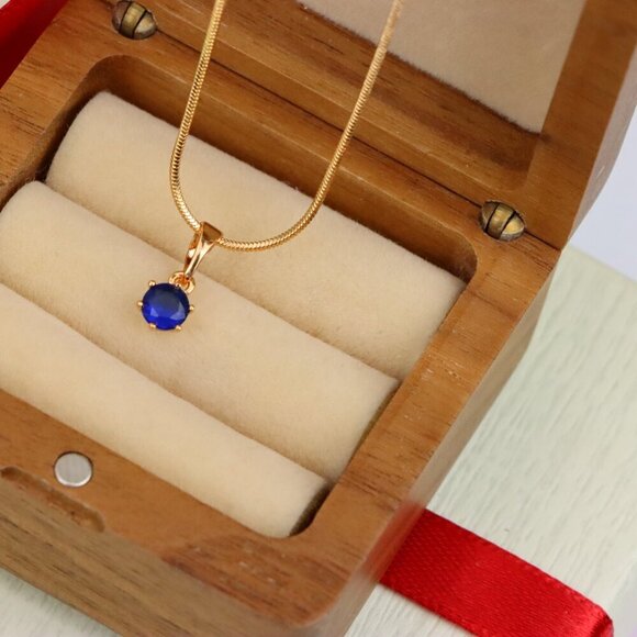 "Tiny Blue Stone Pendant in Rose Gold Setting, XPPT1573 - Picture 7 of 12